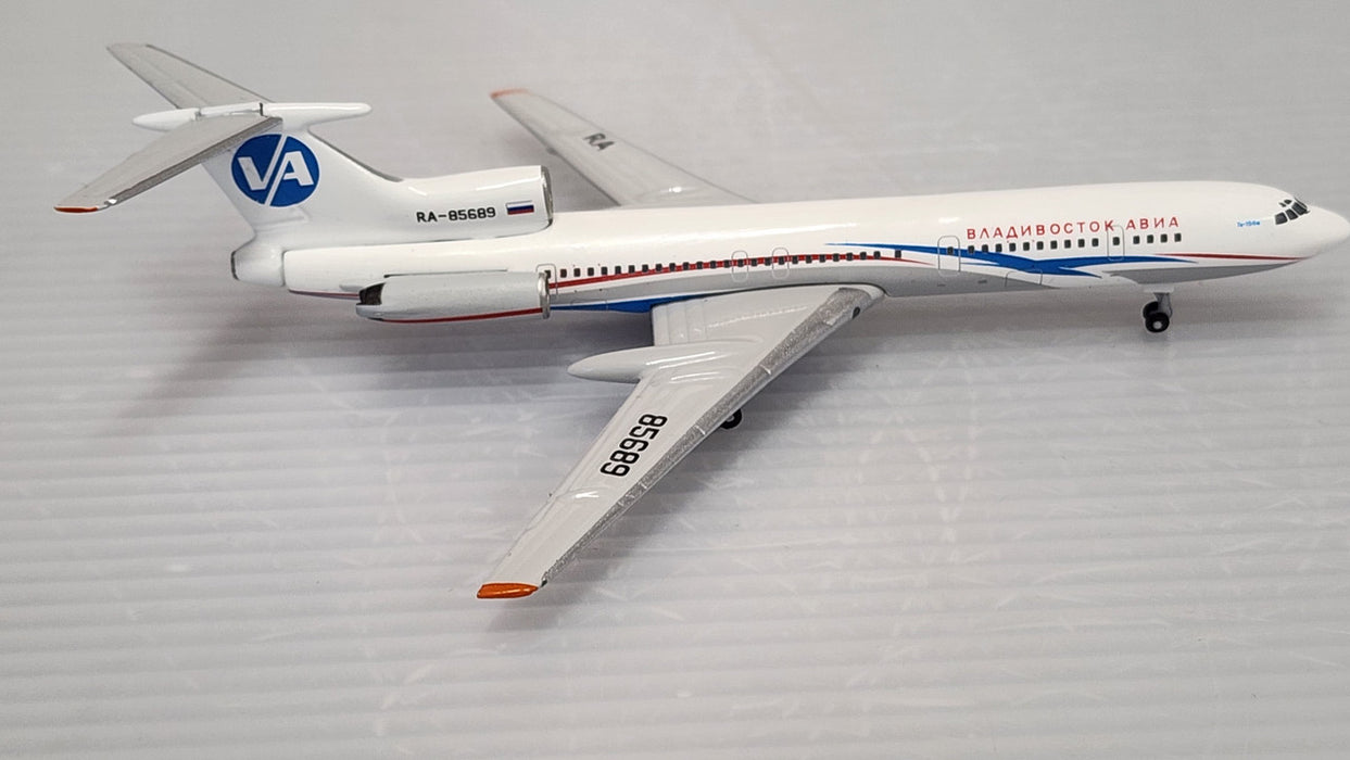 AC419863 | Aero Classics 1:400 | Tupolev Tu-154B2 Vladivostock old colours RA-85588