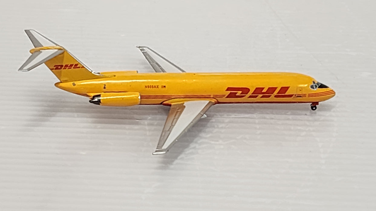 AC411030 | Aero Classics 1:400 | Douglas DC-9-32 DHL N909AX