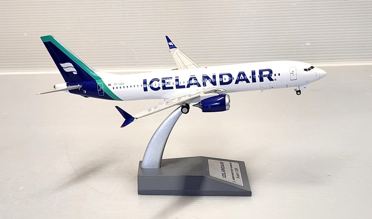 IF738MFI0722 | InFlight200 1:200 | Boeing 737-MAX 8 Icelandair TF-ICP (polished)