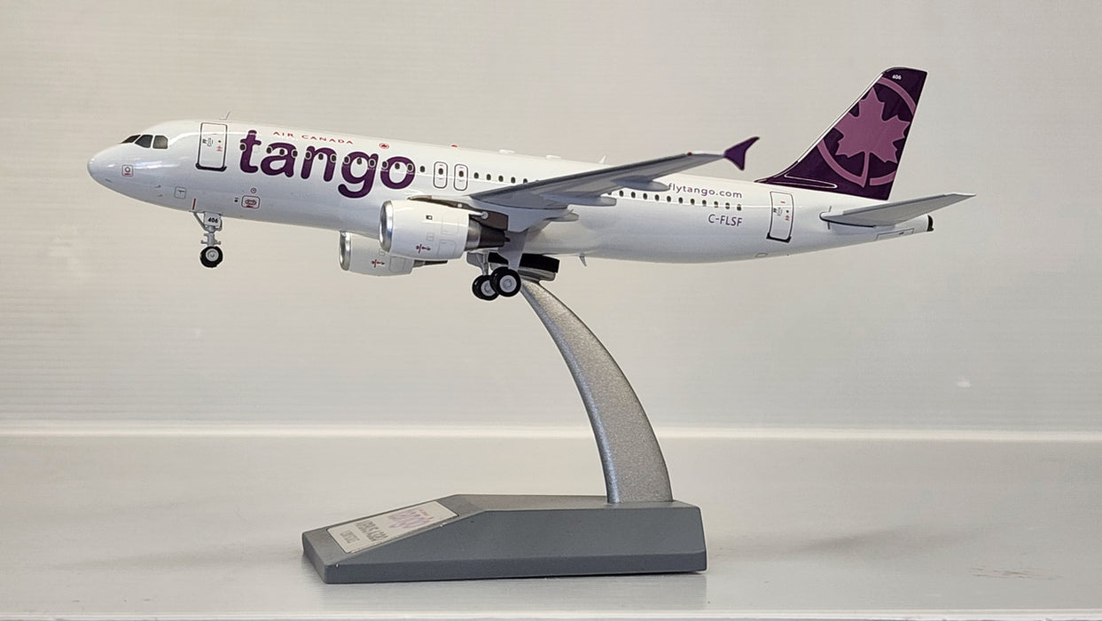 B-320-AC-08 | Blue Box 1:200 | Airbus A320 Tango C-FLSF (with stand)