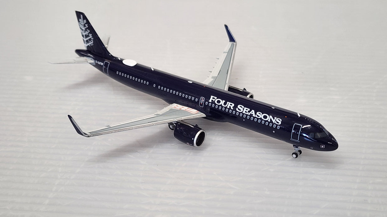 NG13073 | NG Models 1:400 | Airbus A321neo TCS World Travel (Titan Airways) G-XATW