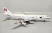 B-743-3-998 | Blue Box 1:200 | Boeing 747-300 JAL Japan Airlines JA812J (with stand)