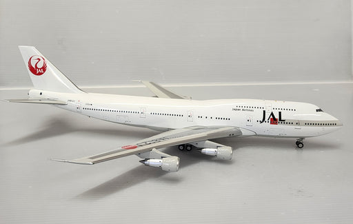 B-743-3-998 | Blue Box 1:200 | Boeing 747-300 JAL Japan Airlines JA812J (with stand)