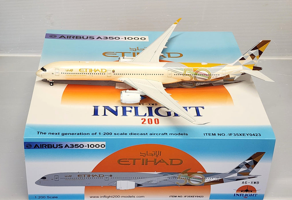 IF35XEY0423 | InFlight200 1:200 | Airbus A350-1000 Etihad A6-XWB (with stand)