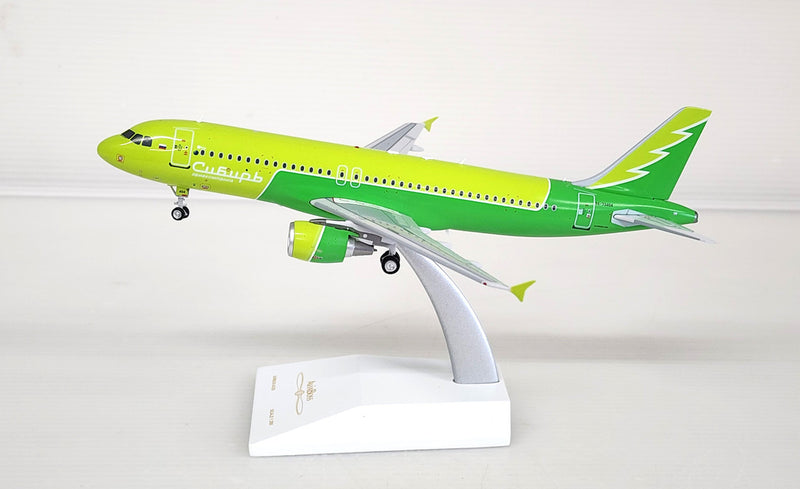 A2054 | InFlight200 1:200 | Airbus A320-214 S7 Siberia RA-73404