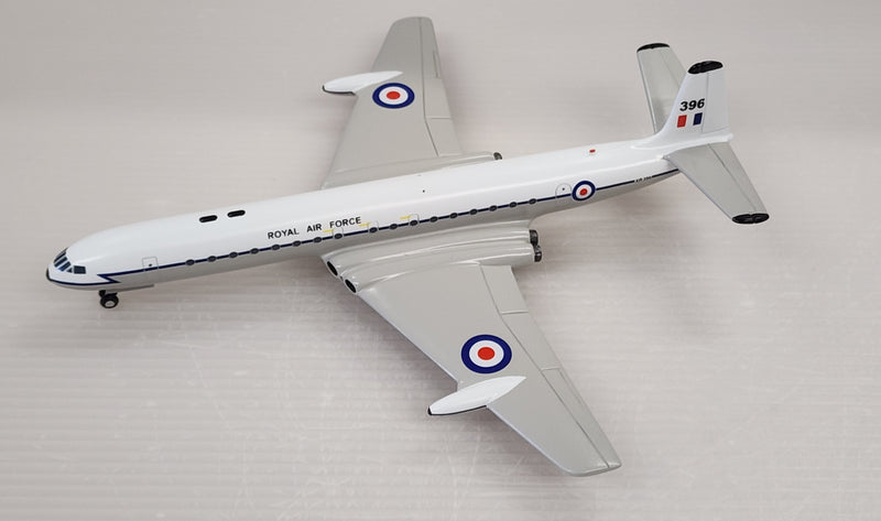 SC053 | Sky Classics 1:200 | DH 106 Comet 4C RAF XR396, 'White Tail'