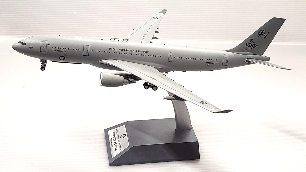 JF-A330-2-008 | JFox Models 1:200 | Airbus A330-203 MRTT 'AirTanker' RAAF A39-004 (with stand)