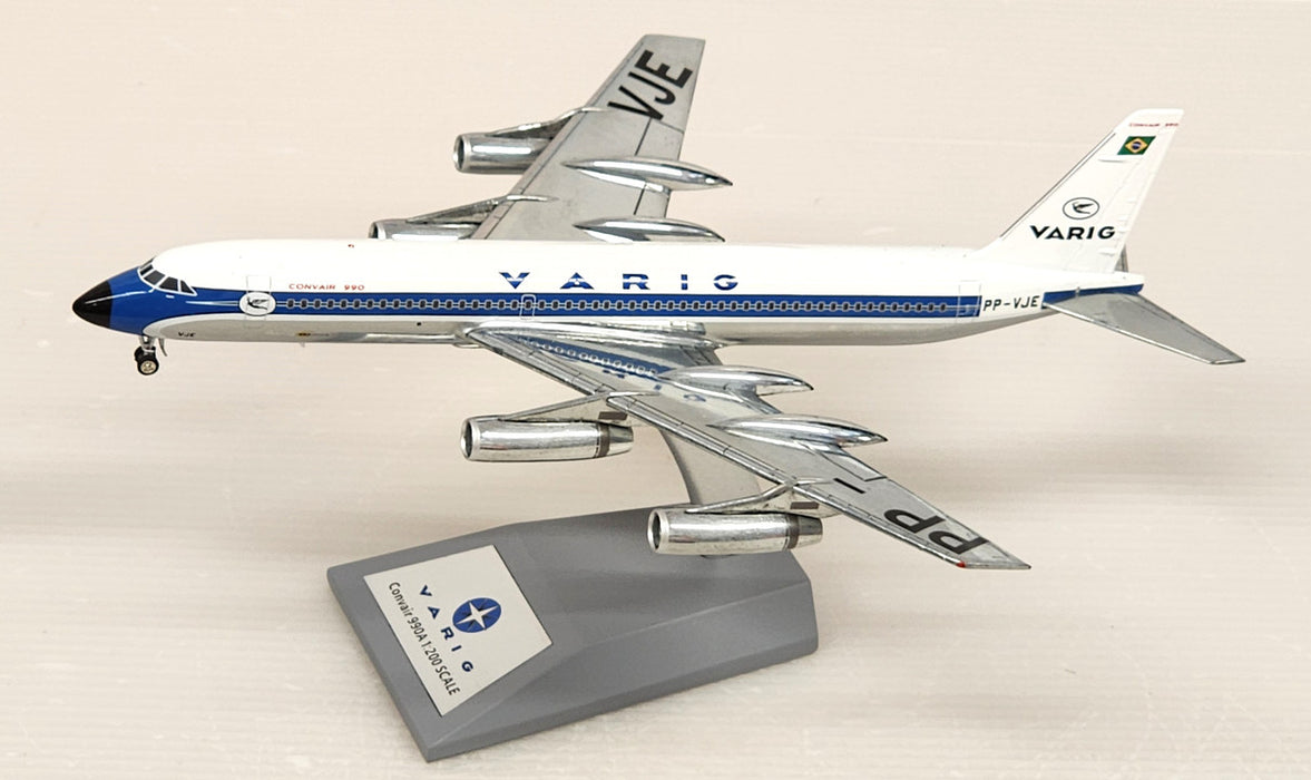 IF990VR0323P | InFlight200 1:200 | Convair CV-990 Varig PP-VJE with stand