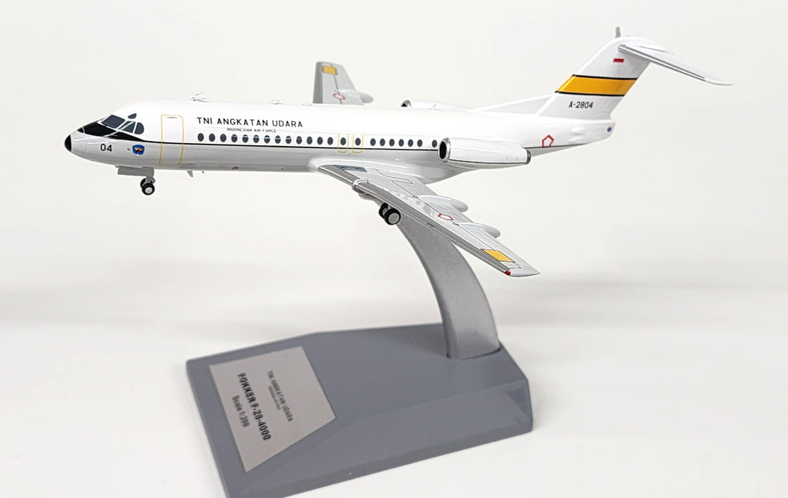 MP22301 | Misc 1:200 | Fokker F-28-4000 Fellowship Indonesian Air Force A-2804 (with stand)