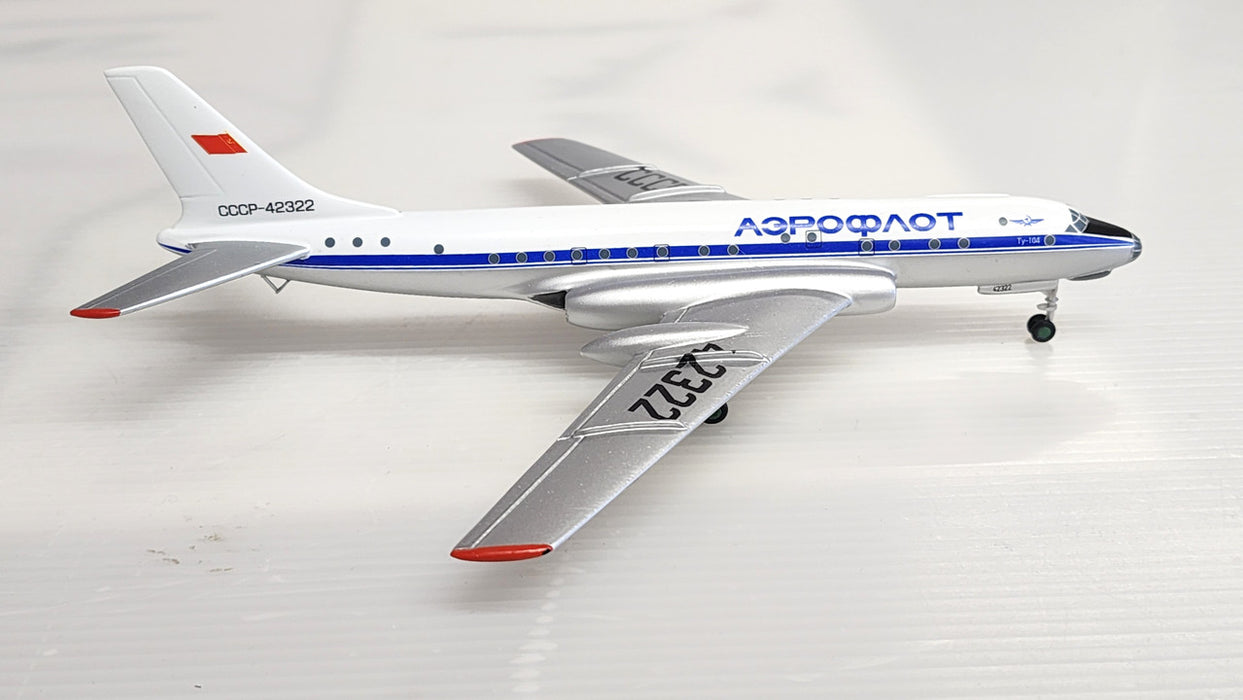 SC156 | Sky Classics 1:200 | Tupolev Tu-104 Aeroflot 42322, 'VIP'