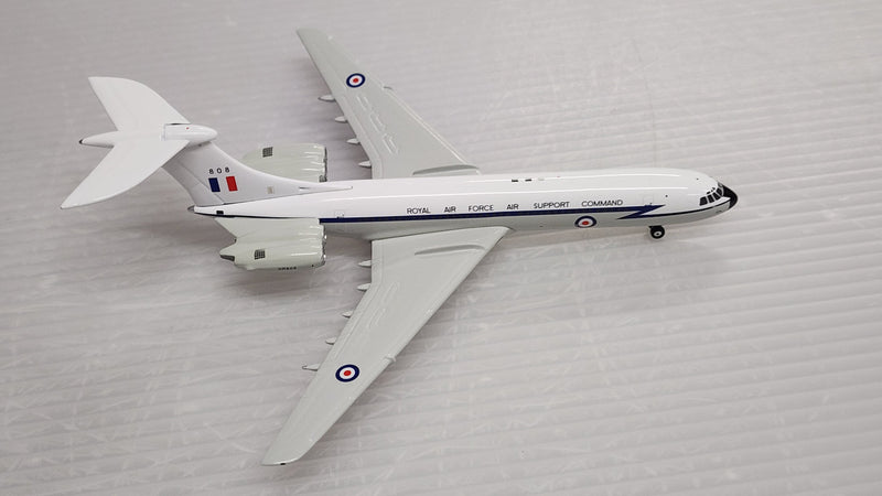 GMRAF035 | Gemini Jets 1:400 1:400 | Vickers Standard VC-10 RAF Air Support Command 'White' 808 PRE-OWNED
