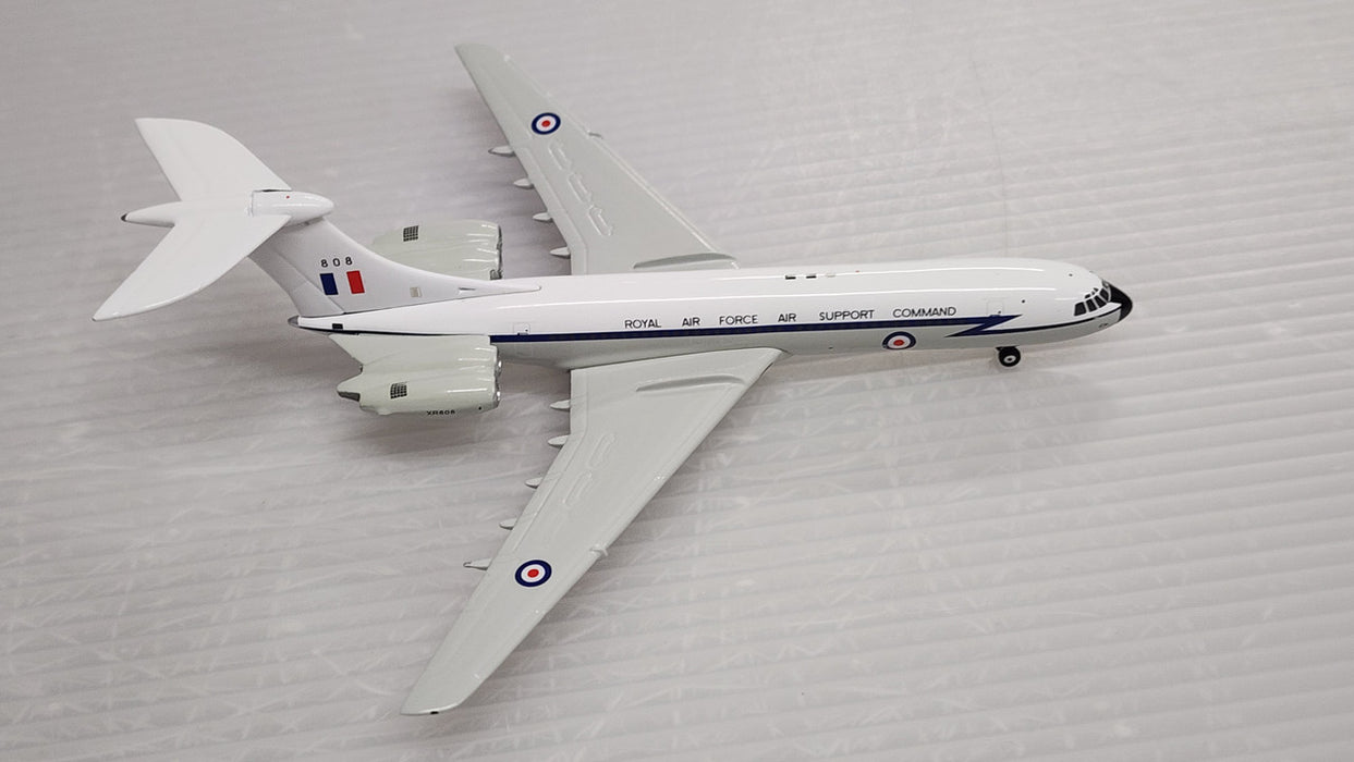 GMRAF035 | Gemini Jets 1:400 1:400 | Vickers Standard VC-10 RAF Air Support Command 'White' 808 PRE-OWNED