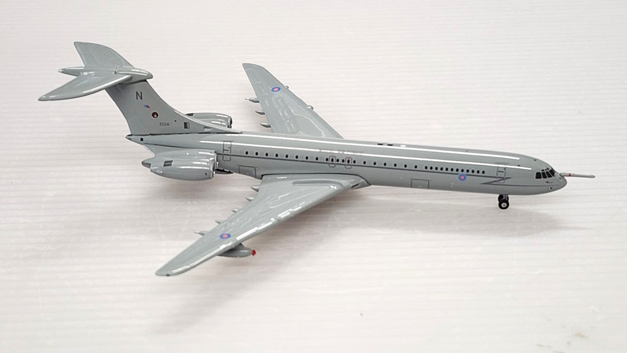 GMRAF034 | Gemini Jets 1:400 1:400 | Vickers Super VC-10 RAF Royal Air Force 'Hemp' ZD241