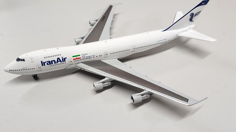 BB4-741-005 | Big Bird 1:400 | Boeing 747-100B,  Iran Air EP-IAM with Antenna