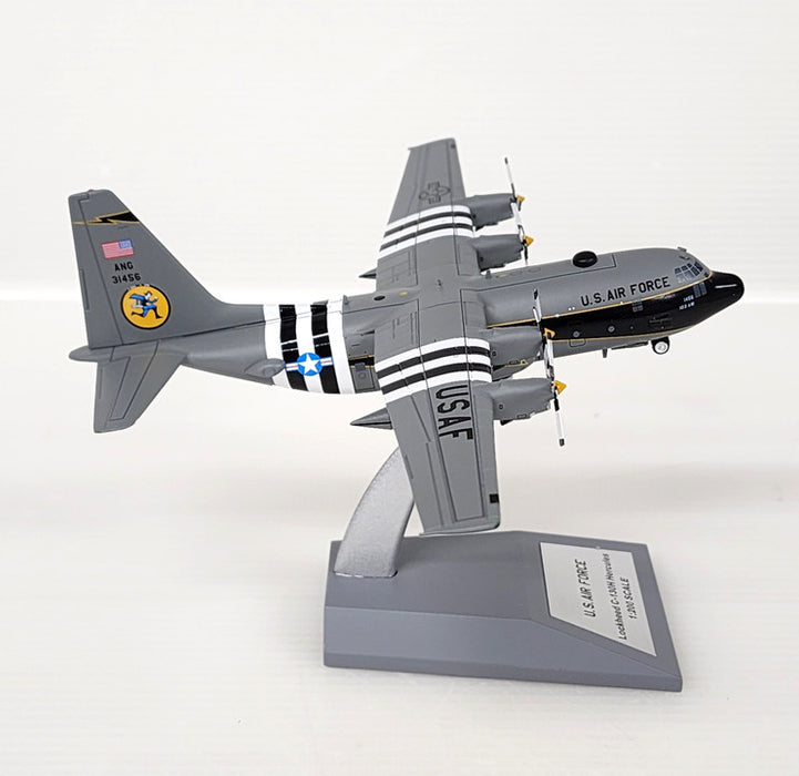 IF130USAF456 | InFlight200 1:200 | C-130H Hercules USAF 93-1456 (with stand)