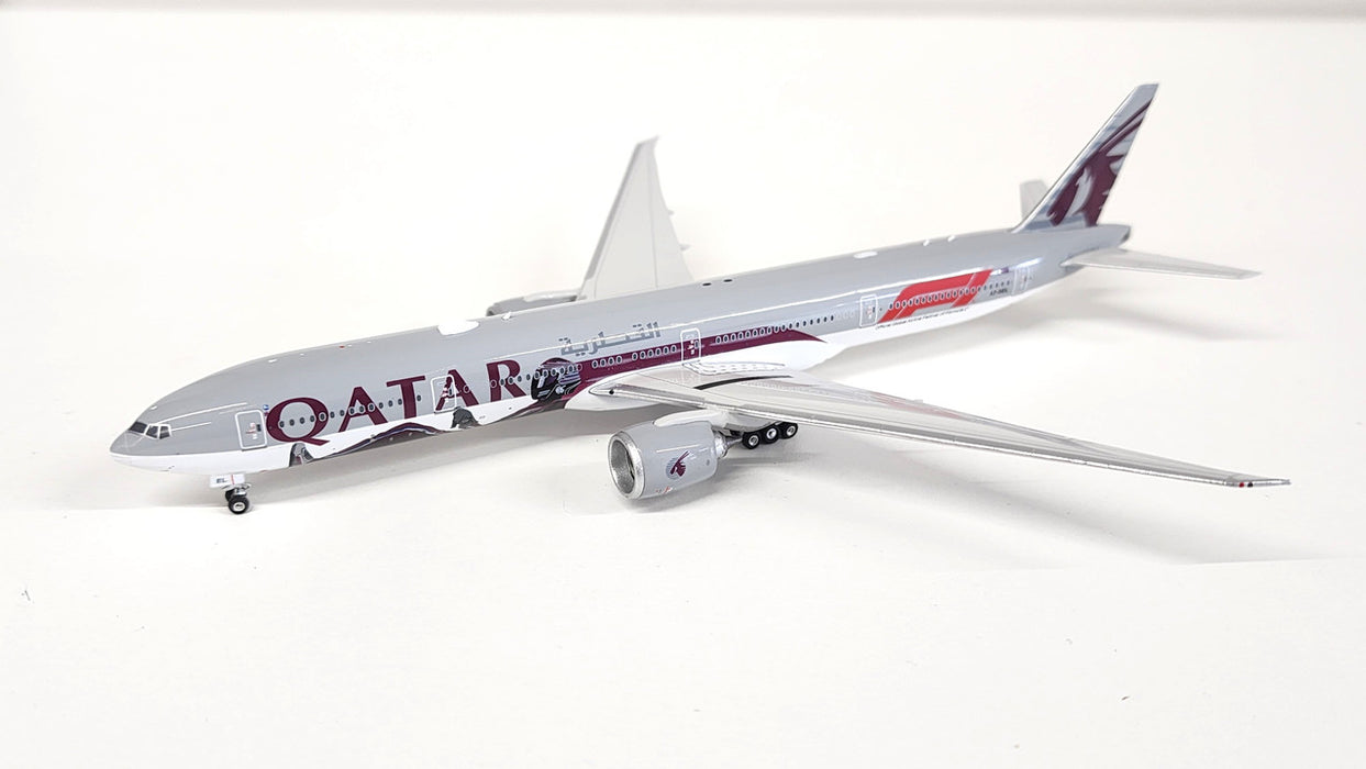 PH04560 | Phoenix 1:400 | Boeing 777-300ER Qatar A7-BEL, 'Formula 1'