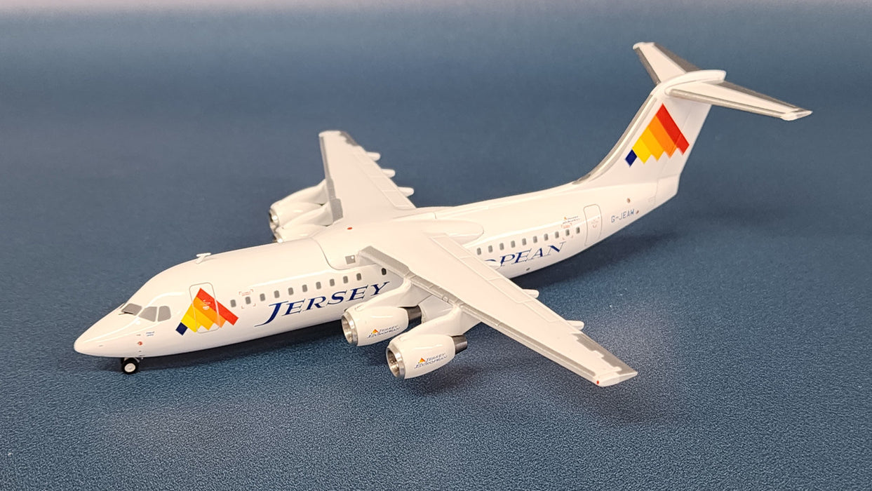 572828 | Herpa Wings 1:200 1:200 | BAe 146-200 Jersey European G-JEAM (die-cast)