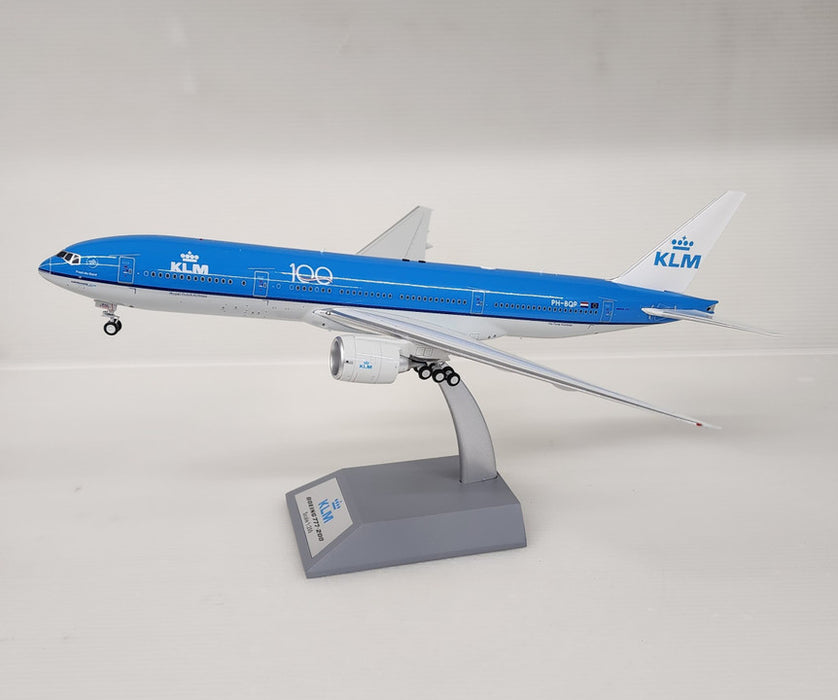 IF772KL0822 | InFlight200 1:200 | Boeing 777-200ER KLM PH-BQP, '100' (with stand)