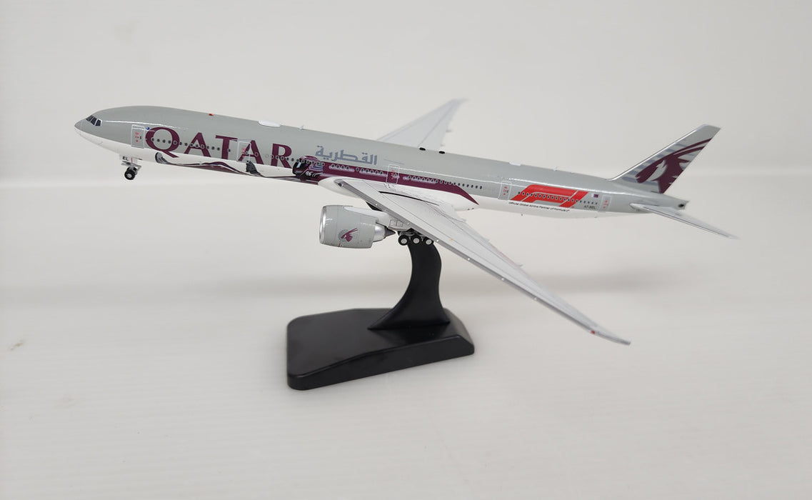 AV4182 | Aviation 400 1:400 | Boeing 777-300ER Qatar Airways A7-BEL, 'F1 Global Airline'