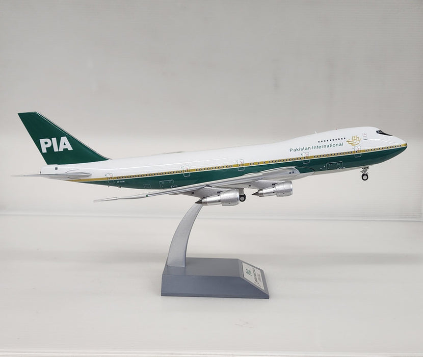 IF742PK1220 | InFlight200 1:200 | PIA Boeing 747-200 AP-AYW (with stand)