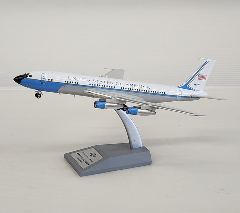 IF137B6971 | InFlight200 1:200 | Boeing VC-137A (707-153A) USA - Air Force  58-6971 with stand