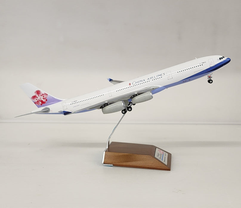 XX2660 | JC Wings 1:200 | Airbus A340-300 China Airlines (with stand) **PRE-OWNED**