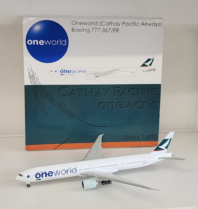 XX2836 | JC Wings 1:200 | Boeing 777-300ER Cathay Pacific 'oneworld' B-KPL
