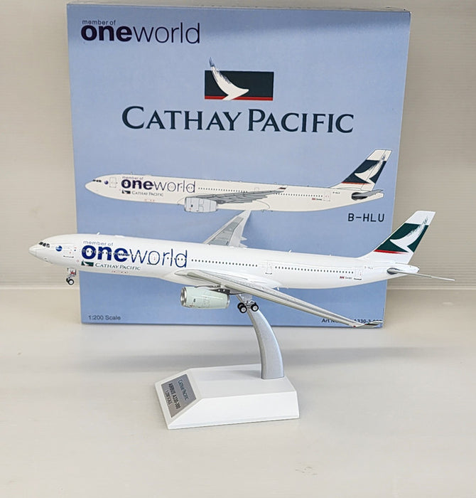 WB-A330-3-002 | Blue Box 1:200 | Airbus A330-341 Cathay Pacific 'One World' B-HLU (with stand)