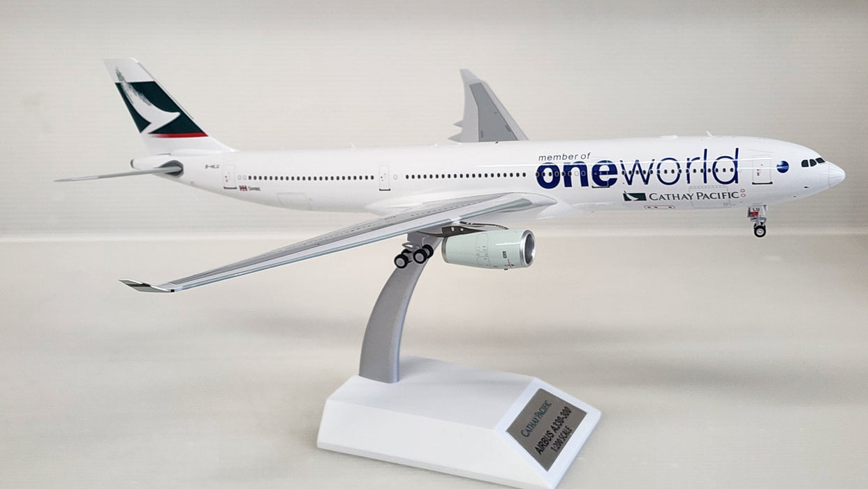 WB-A330-3-002 | Blue Box 1:200 | Airbus A330-341 Cathay Pacific 'One World' B-HLU (with stand)