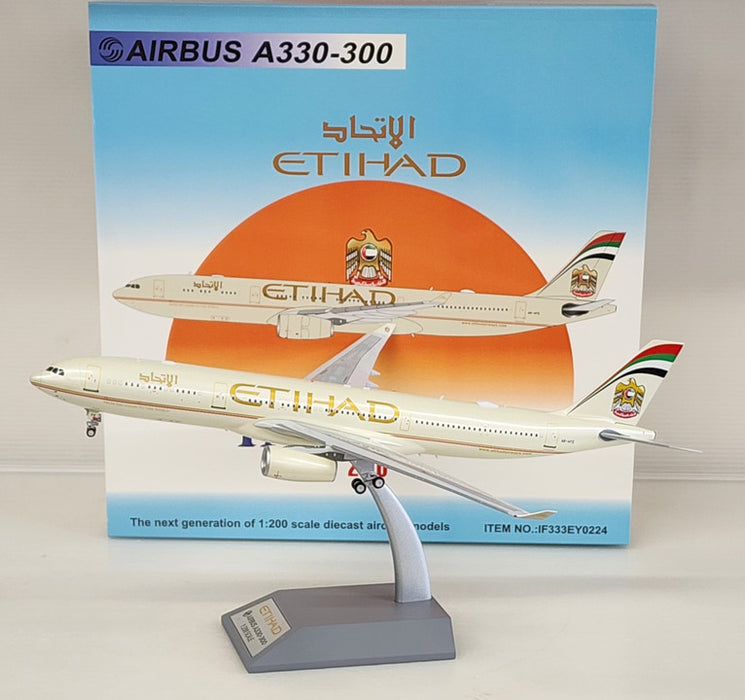 IF333EY0224 | InFlight200 1:200 | Airbus A330-343 Etihad A6-AFE (with stand)