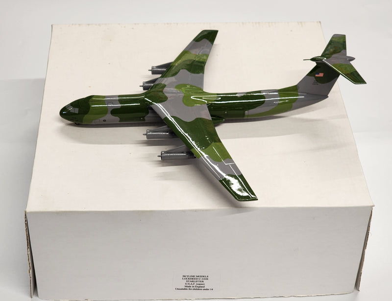 SC179 | Sky Classics 1:200 | Lockheed C-141B Starlifter 443MAW 50236 (lizard wrap around camouflage two tone green/grey)