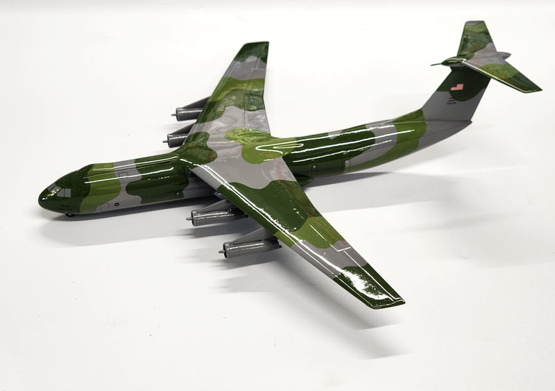 SC179 | Sky Classics 1:200 | Lockheed C-141B Starlifter 443MAW 50236 (lizard wrap around camouflage two tone green/grey)