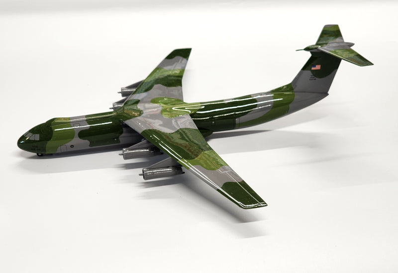 SC179 | Sky Classics 1:200 | Lockheed C-141B Starlifter 443MAW 50236 (lizard wrap around camouflage two tone green/grey)