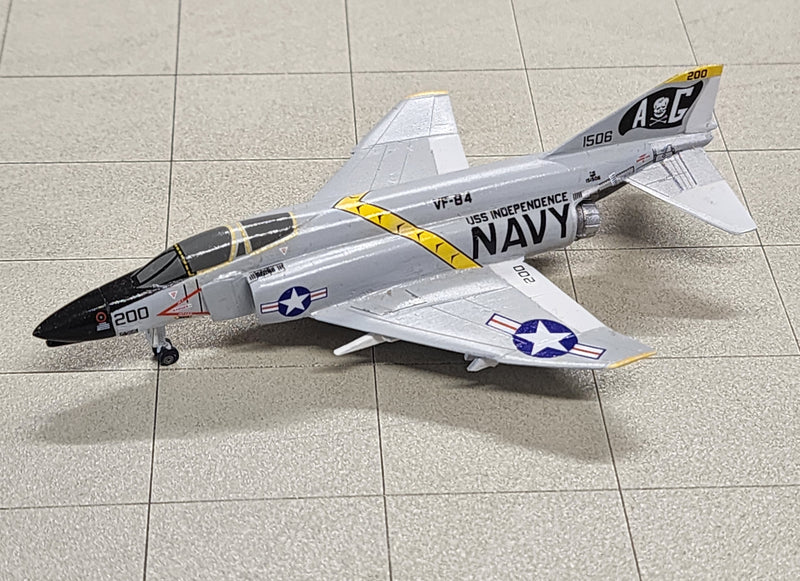 SF204 | SkyFame Models 1:200 | F-4 Phantom II US Navy, VF-84 Jolly Rogers, USS America