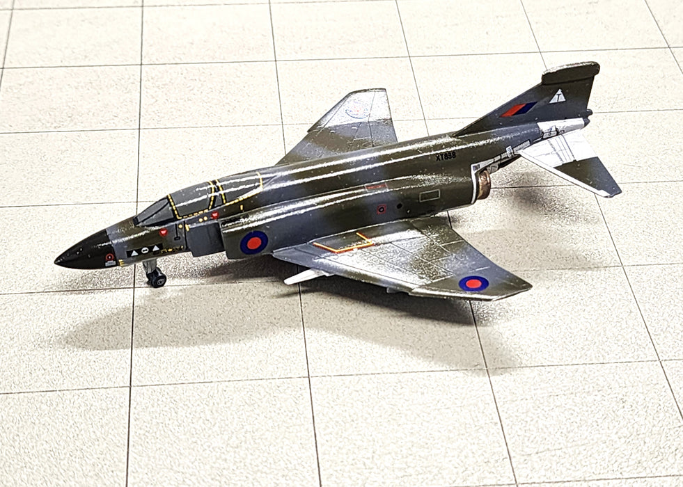 SF182 | SkyFame Models 1:200 | McDonnell Douglas F-4 Phantom FGR.2 XT898:T, No. 2 Sqn., RAF Laarbruch