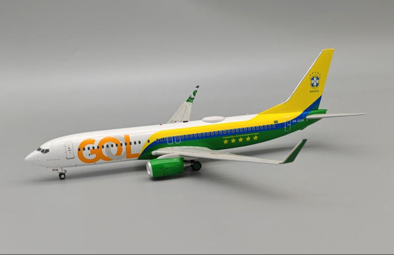 IF738G30524 | InFlight200 1:200 | Boeing 737-8EH GOL PR-GUM (with stand)