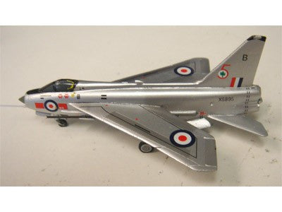 SF032 | SkyFame Models 1:200 | English Electric Lightning F.6 RAF No. 5 Sqn. XS895