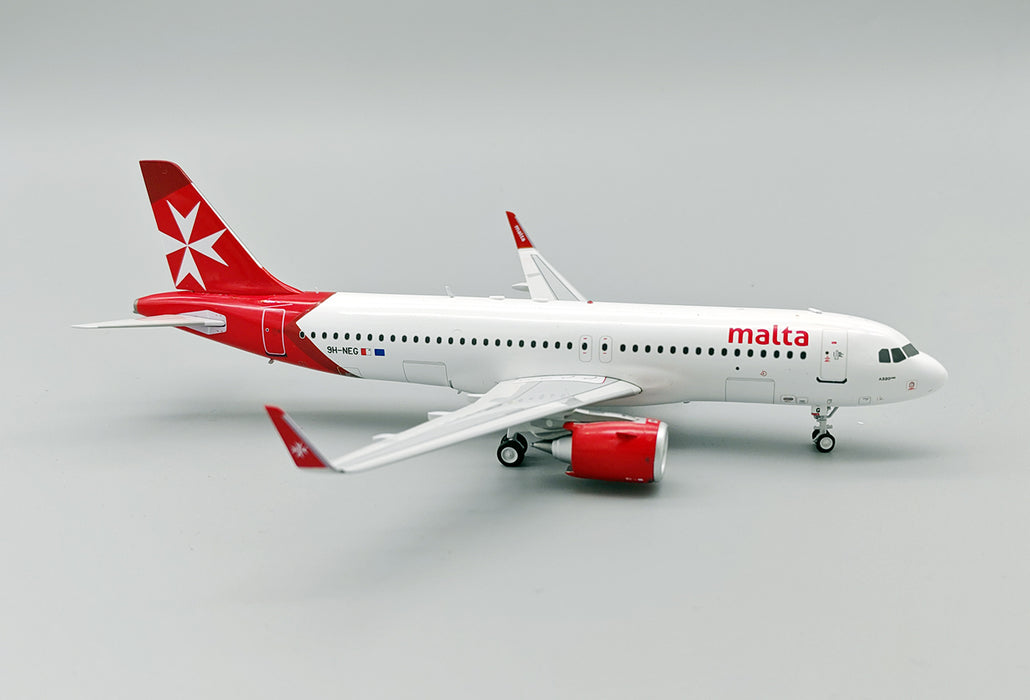 IF320KM0725 | InFlight200 1:200 | Airbus A320-251N KM Malta Airlines 9H-NEG with stand