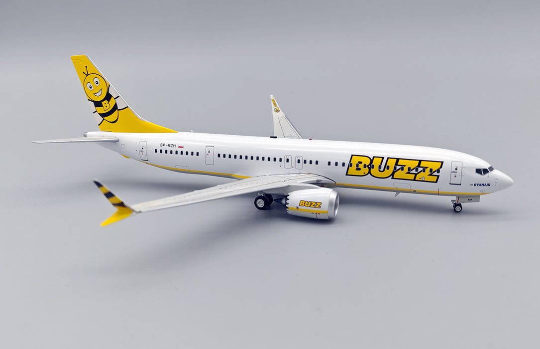 B-738M-RR-RZH  | Blue Box 1:200 | Boeing 737-8 Max 200 - Buzz SP-RZH | is due July 2025