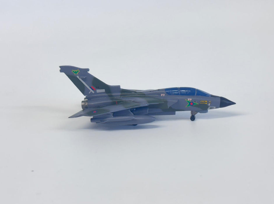 ECLIPSE10 | Eclipse Models 1:200 | Panavia Tornado GR.1, 9Sqn RAF, Camouflage with swept wings
