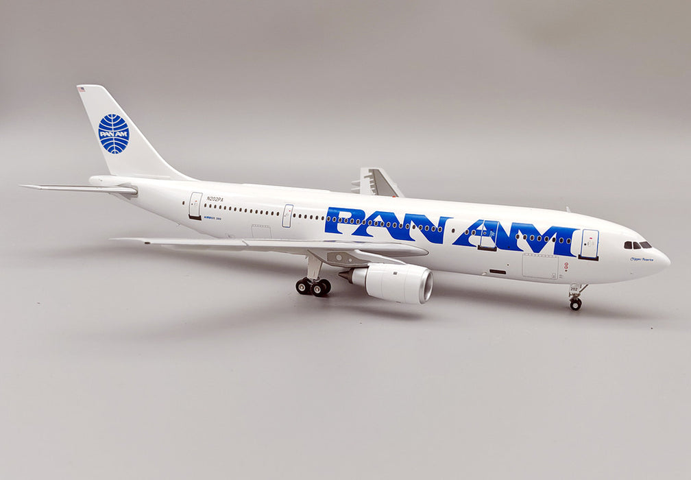 IF30B4PA0124 | InFlight200 1:200 | Airbus A300B4-203 Pan Am N202PA With Stand