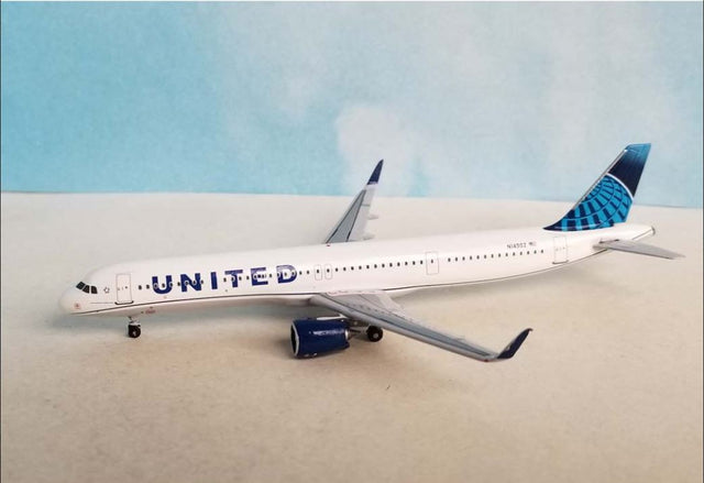 AC411207 | Aero Classics 1:400 | Airbus A321neo United Airlines N14502
