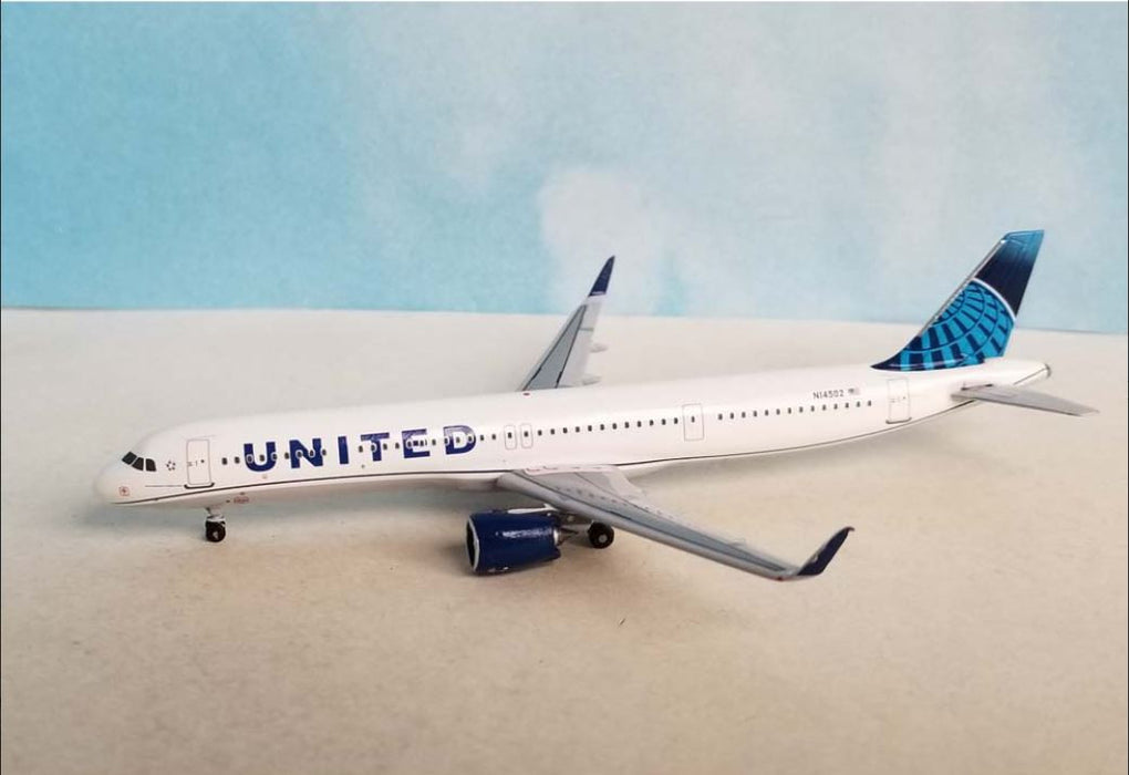 AC411207 | Aero Classics 1:400 | Airbus A321neo United Airlines N14502