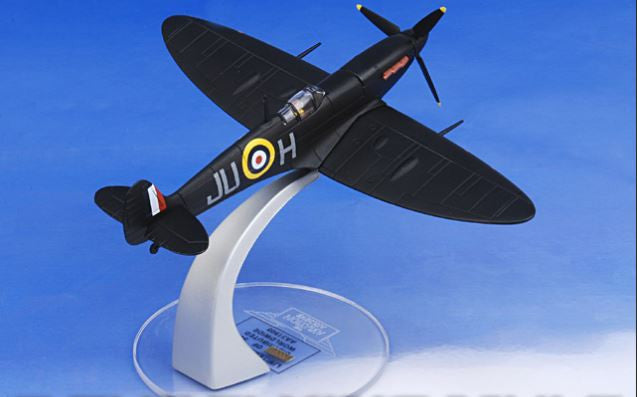 AA31908 | Corgi 1:72 | Supermarine Spitfire MKVB, 111 Squadron, Sgt. Peter Durnford