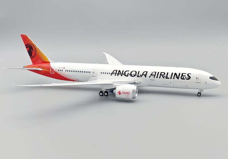 IF789DT0525 | InFlight200 1:200 | Boeing 787-9 TAAG Angola Airlines D2-TEQ with stand