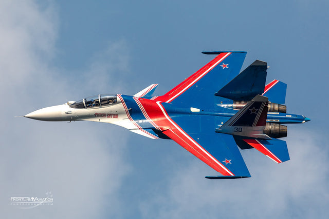 HA9503B | Hobby Master Military 1:72 | SU-30SM Flanker C Russian Knights with decals for 30-37 numbers