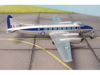 SF035 | SkyFame Models 1:200 | De Havilland DH.114 Heron C4 Royal Navy 'Queen's Flight' XM296 (silver with blue cheatline)