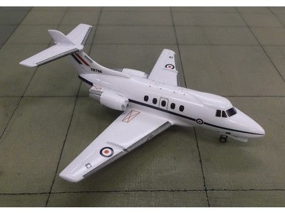 SF114 | SkyFame Models 1:200 | Hawker Siddeley HS.125 CC.1 RAF No. 32 Sqn. XW788 (white) | is due - see description