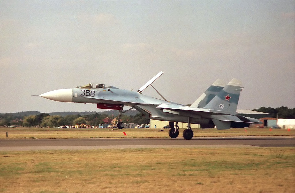 HA6003b | Hobby Master Military 1:72 | Su-27 Flanker B B388, Paris le Bourget, 1989 (w/climbing ladder, no wing tip missiles) | is due November 2025