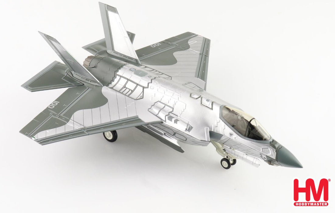 HA6210 | Hobby Master Military 1:72 | F-35C Mirror Coating XE-100/168733, US Navy, August 2022